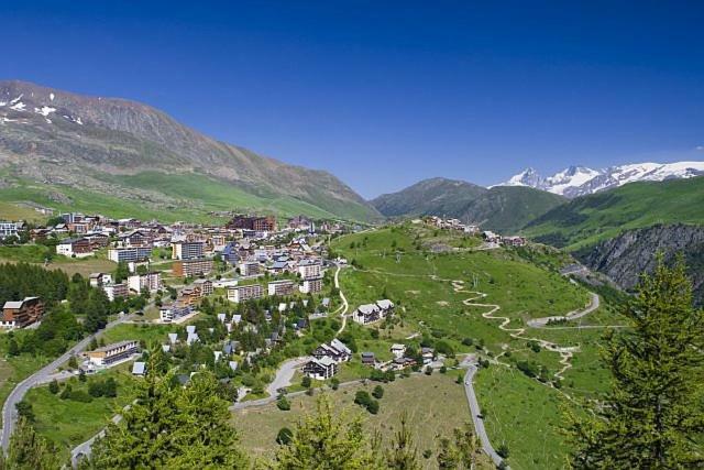 Studio Au Pied Des Montagnes Ле-Бур-д'Уазан Экстерьер фото